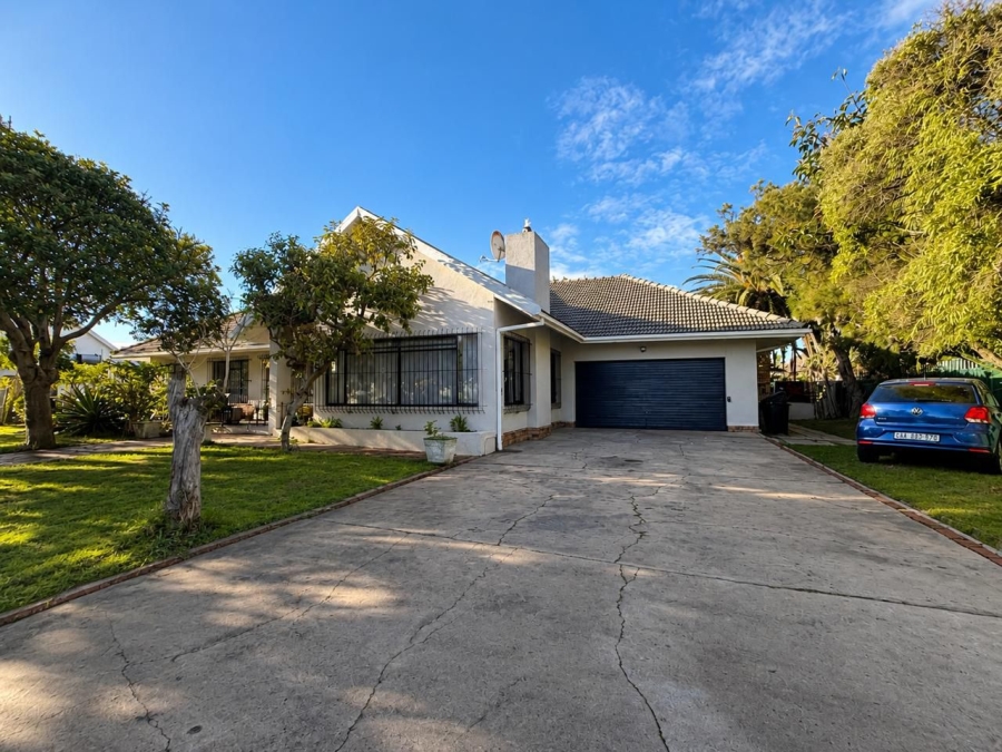 4 Bedroom Property for Sale in Milnerton Central Western Cape